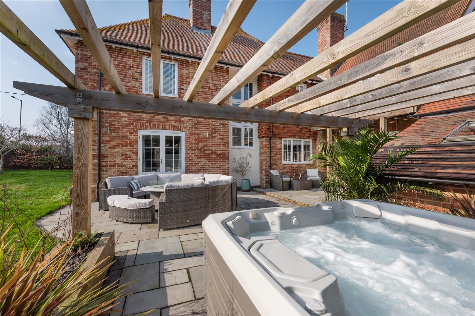 7 Bed, 4 Bath Property For Sale in The Leas, Chestfield, CT5 3LB